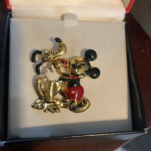 Mickey Mouse and Pluto pin